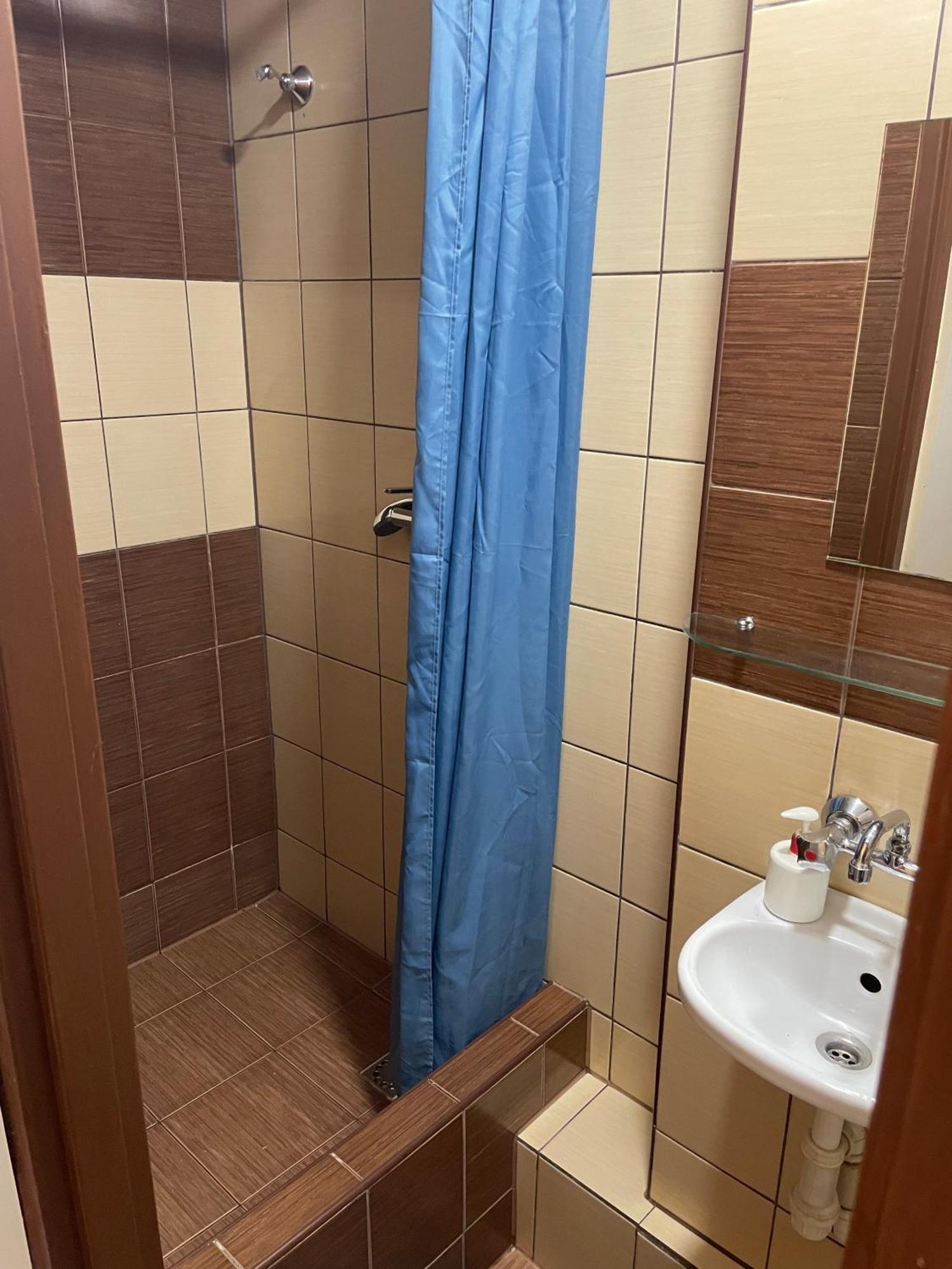 Single Room Shower