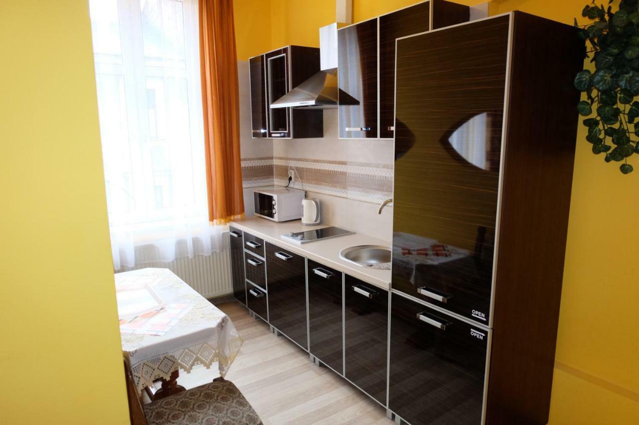 Apartment,860210654:JPEG